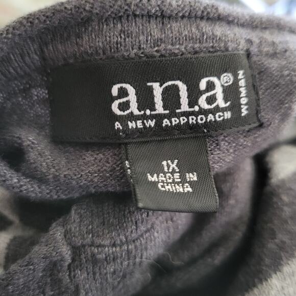 1X a.n.a. gray striped scoop neck sweater with shoulder button detail - Picture 3 of 4